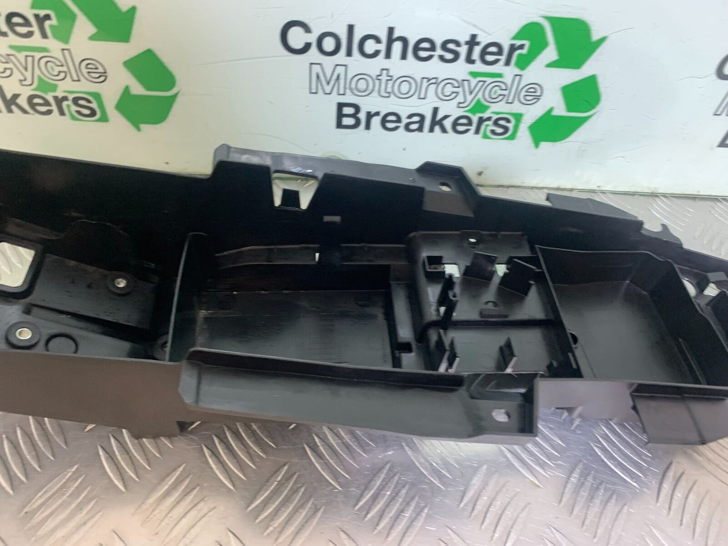 YAMAHA XSR900 XSR 900 UNDERTRAY  YEAR 2021-2022 (CMB1073)