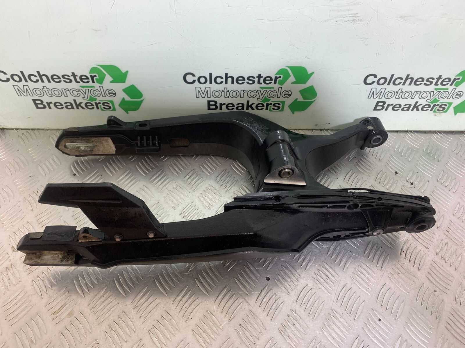 TRIUMPH TIGER 800 SWINGARM YEAR 2011-2014 (CMB1113)