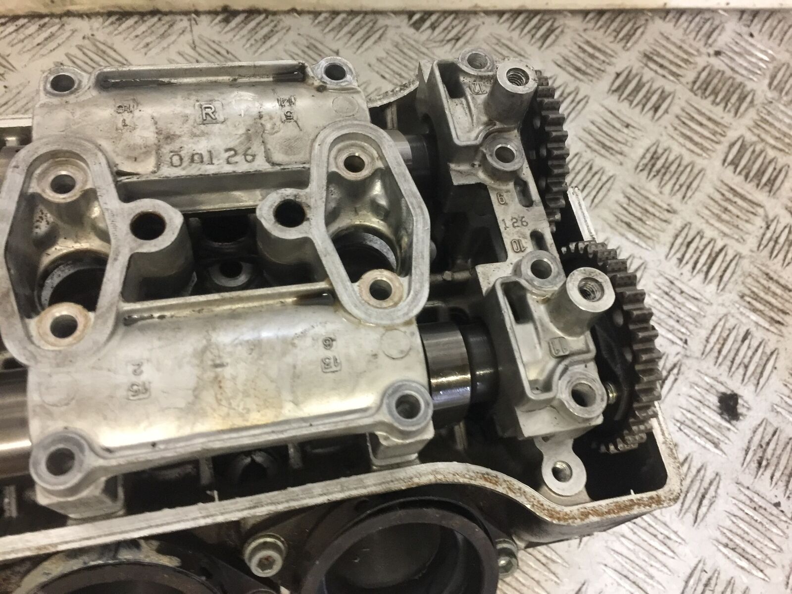 HONDA CBR1000 rr FIREBLADE CYLINDER HEAD AND CAMS  YEAR 2004-07 (STOCK 690)