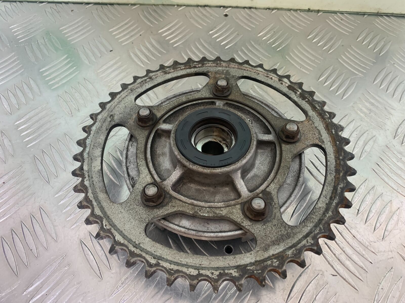 SUZUKI DL 650 V-STROM REAR SPROCKET CARRIER YEAR 2016 (STOCK 996)