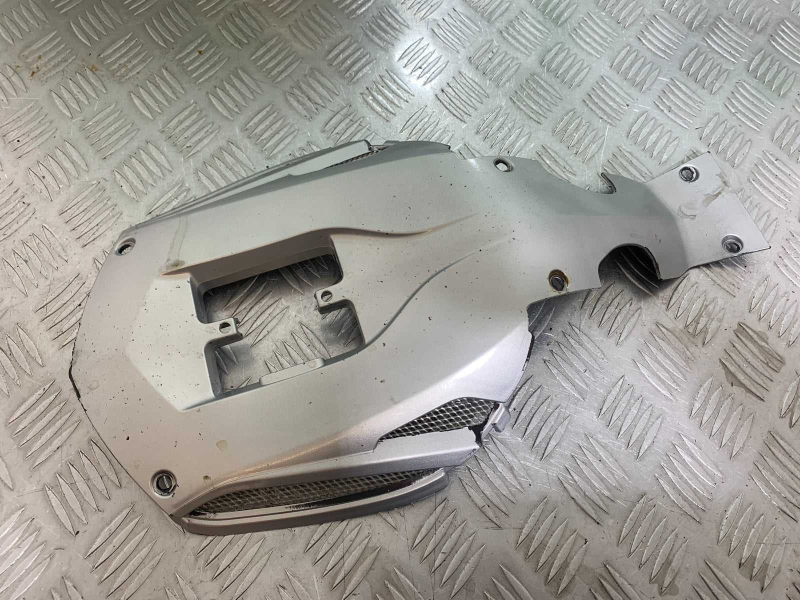 MV AGUSTA 800 F3 UNDERTRAY  YEAR 2013-2016 (CMB1152)
