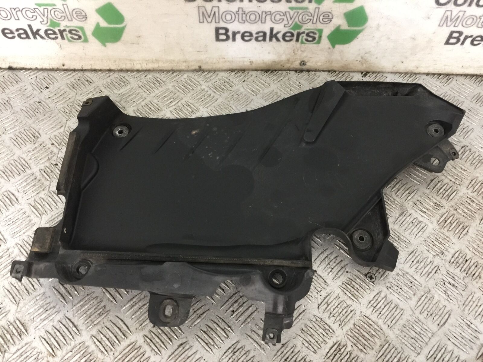 YAMAHA XT1200 Z SUPER TENERE INNER PANEL YEAR 2010-2021 (STOCK 894)