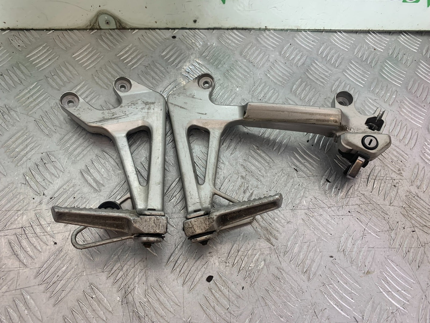 HONDA VFR800 PRE V-TEC REAR HANGERS   YEAR 1998-2001 (CMB1233)
