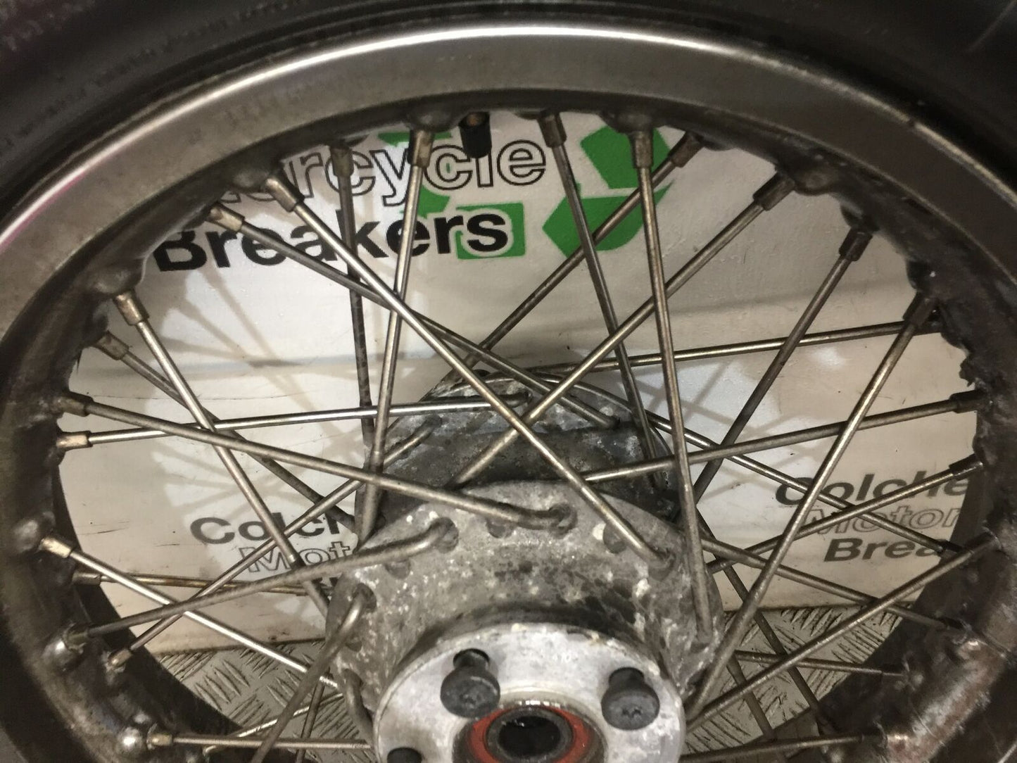 VICTORY V92 C FRONT WHEEL YEAR 2004 (STOCK 765)