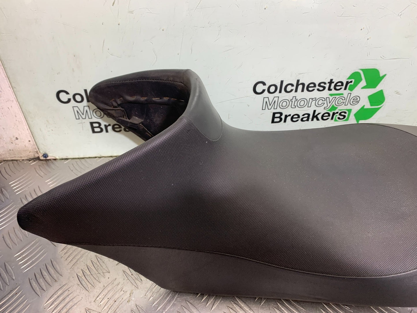 HONDA XL125 VARADERO SEAT  YEAR 2001-2006  (CMB1304)