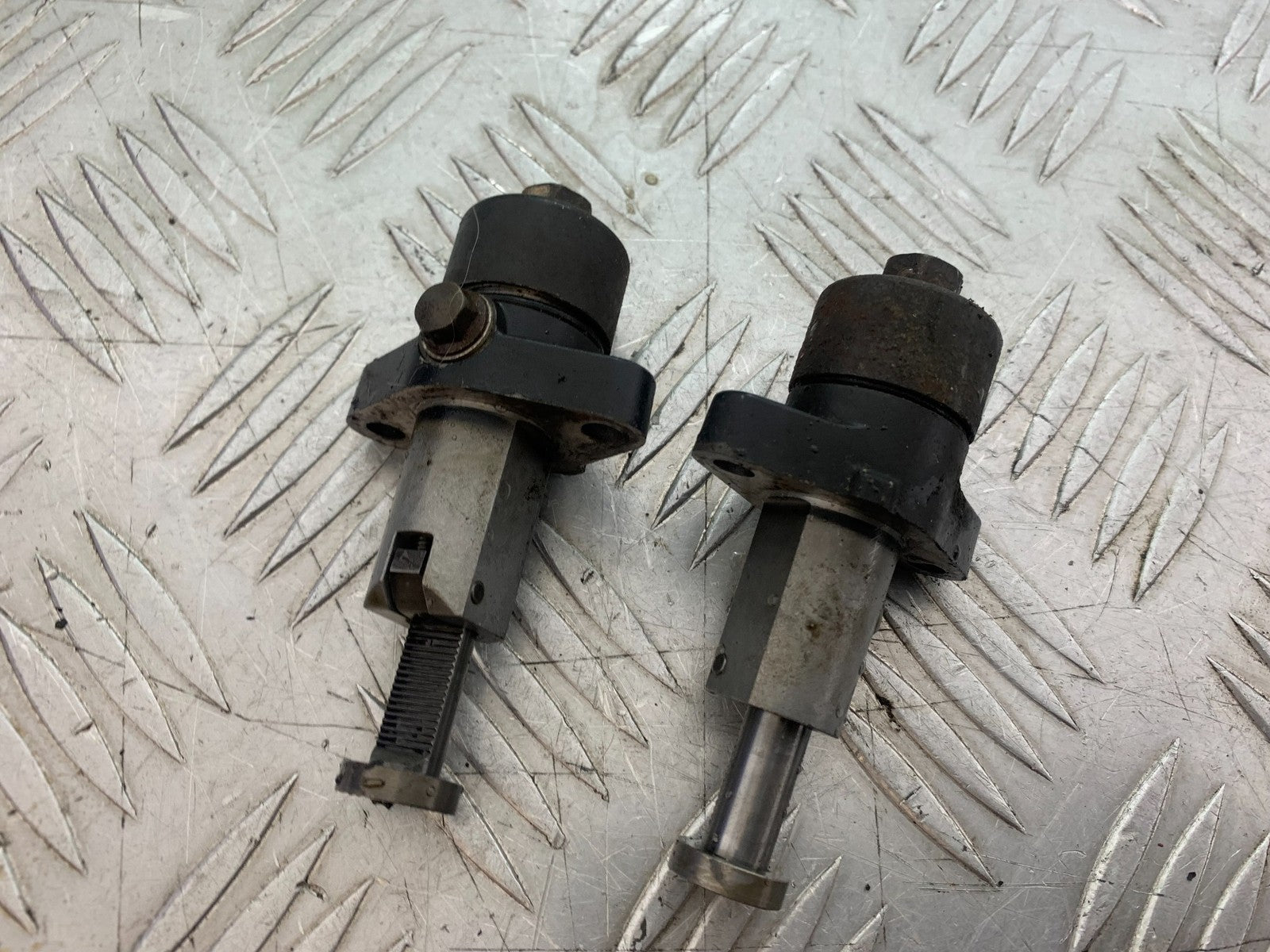 KAWASAKI VN1500 CLASSIC CAM CHAIN ADJUSTERS  YEAR 1999 -2006 (CMB1166)