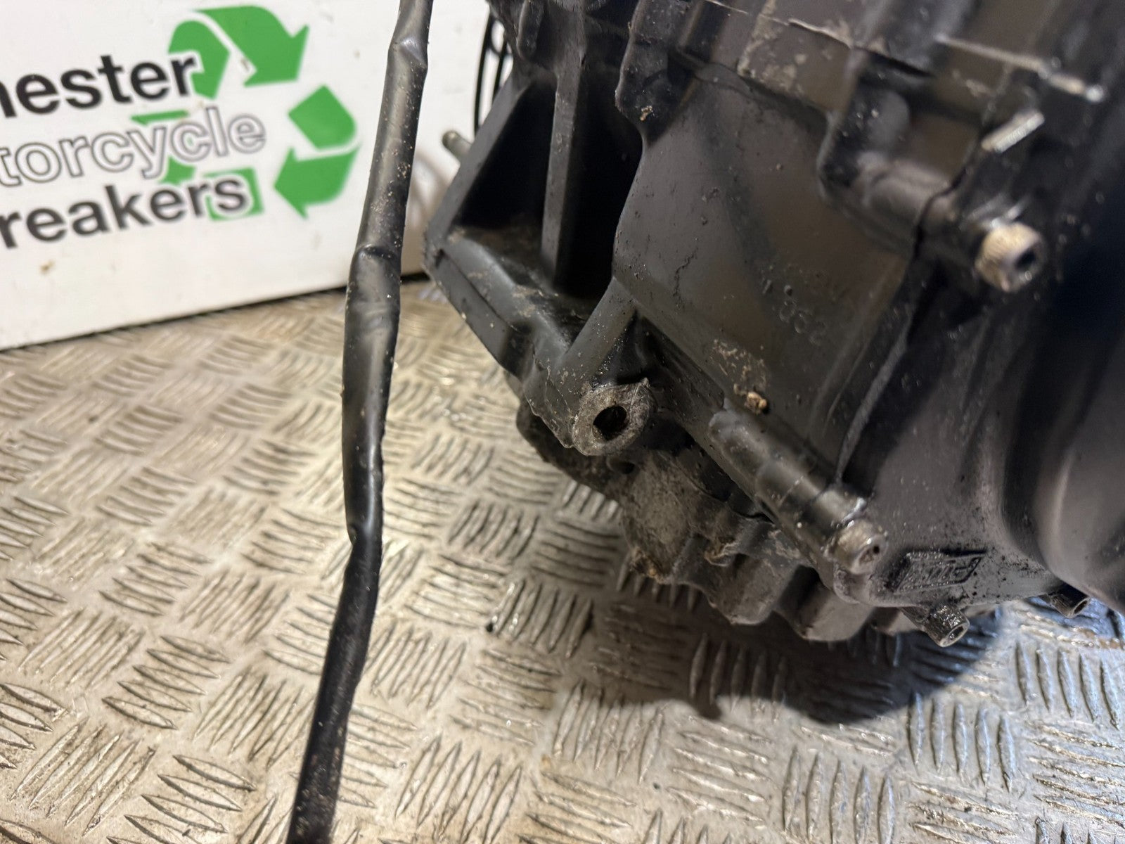 YAMAHA FZS600 FAZER 600 ENGINE YEAR 1998-2001 (CMB1267)