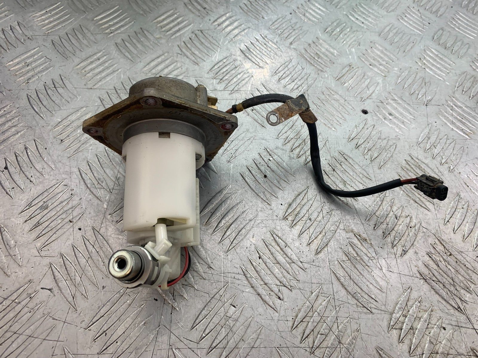 KAWASAKI KXF450 KXF 450 PETROL PUMP  YEAR 2013 CMB1217)