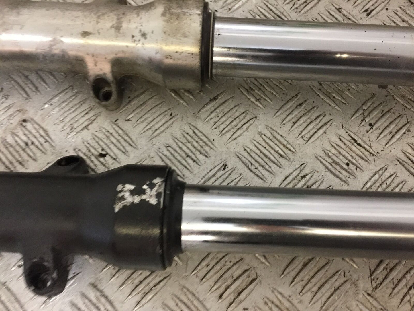 HONDA CB1 CB-1 CB 1 400 FORKS   YEAR 1989-1990 (STOCK 739)