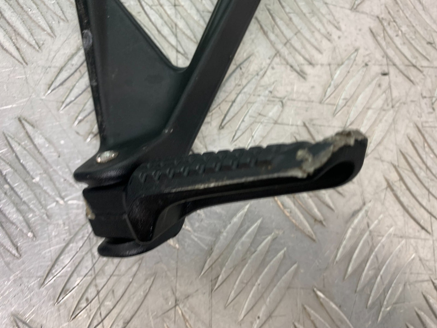 KTM 1290 SUPER DUKE R REAR HANGERS AND PEGS    YEAR 2020-2024 (CMB1272)