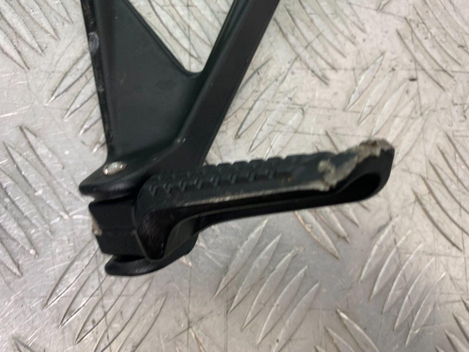 KTM 1290 SUPER DUKE R REAR HANGERS AND PEGS    YEAR 2020-2024 (CMB1272)