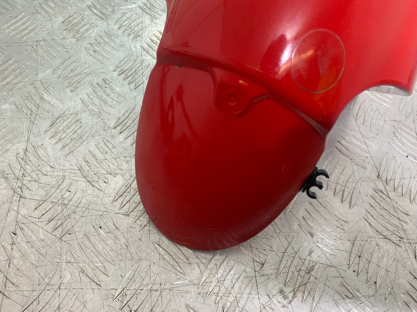 TRIUMPH 675 STREET TRIPLE R FRONT MUDGUARD (DAMAGED) YEAR 2013 - 2016 (CMB1221)