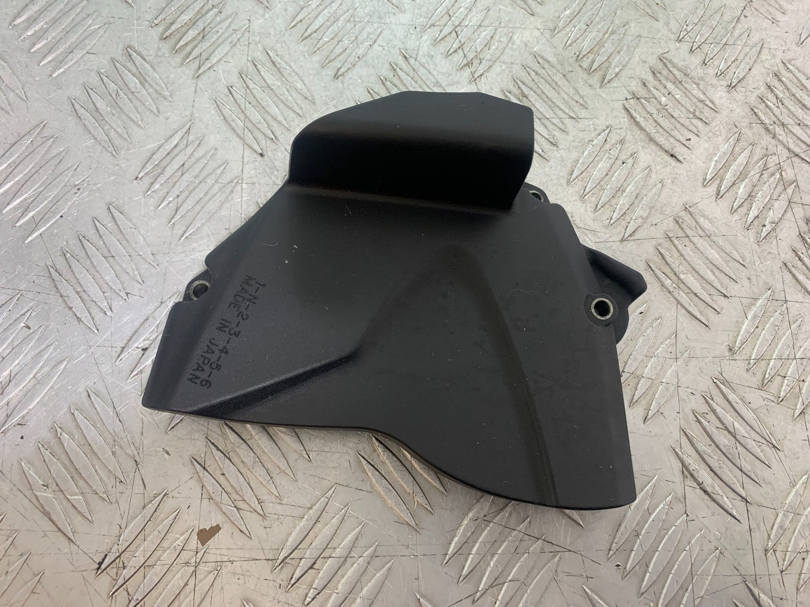 YAMAHA YZF R1 14 B BIG BANG SPROCKET COVER   2009-14 (CMB1175)