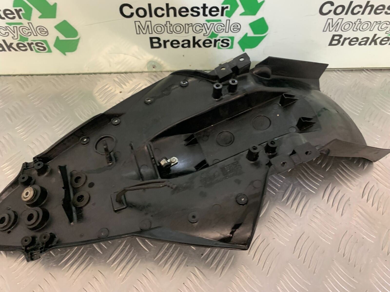KTM 640 DUKE 2 UNDERTRAY   YEAR 2000-2006 (STOCK 988)