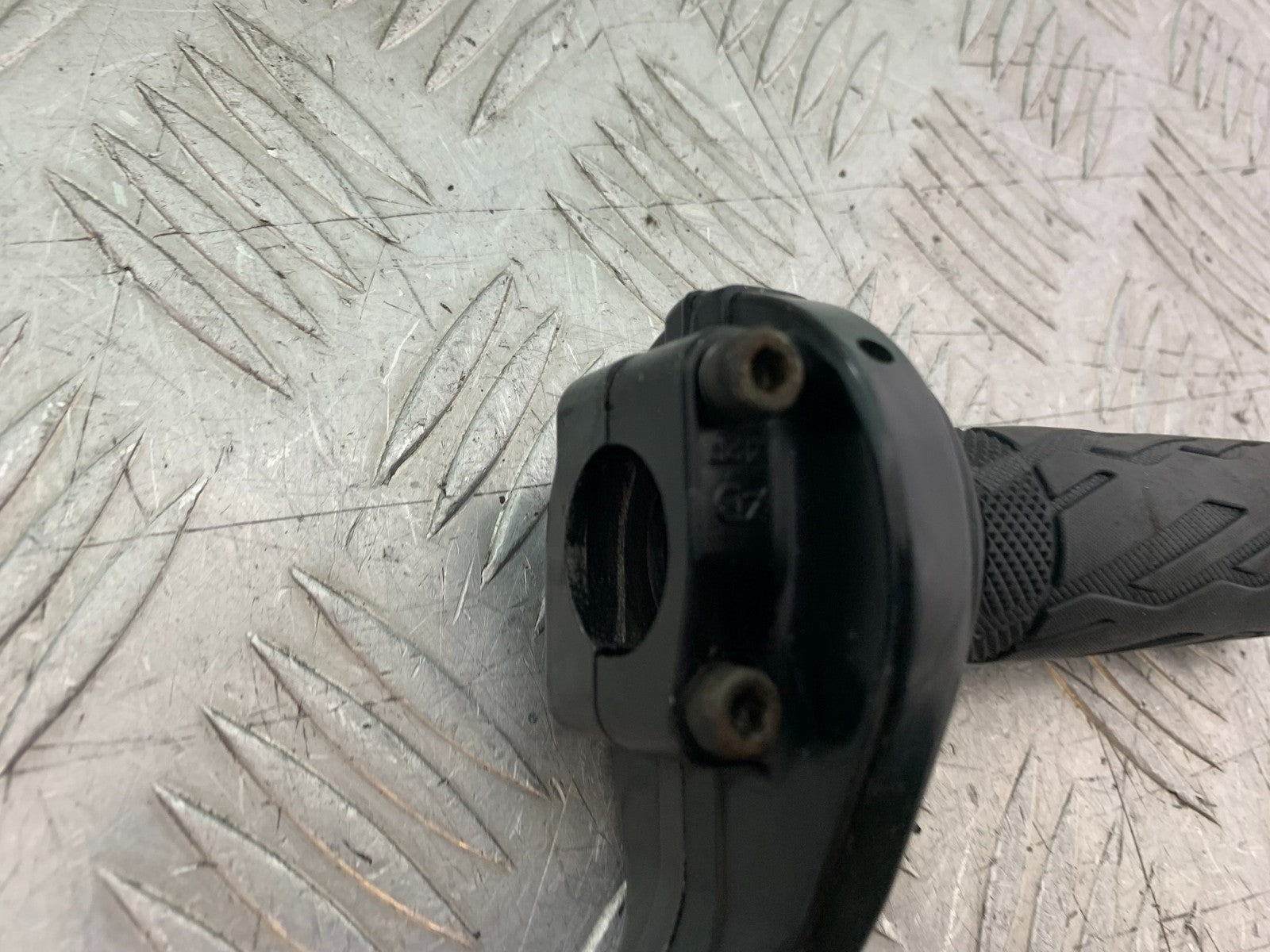 SUZUKI DL1000 V-STROM THROTTLE AND GRIP  YEAR 2014-2019 (CMB1325)