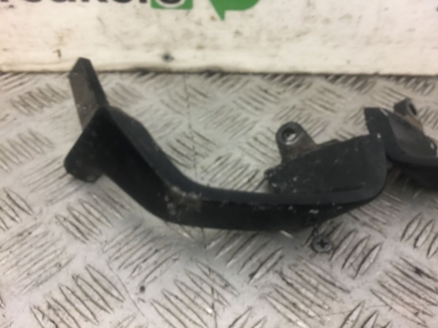 YAMAHA FJ1200 FJ 1200 3XW GRAB RAILS   YEAR 1991 (STOCK 482)