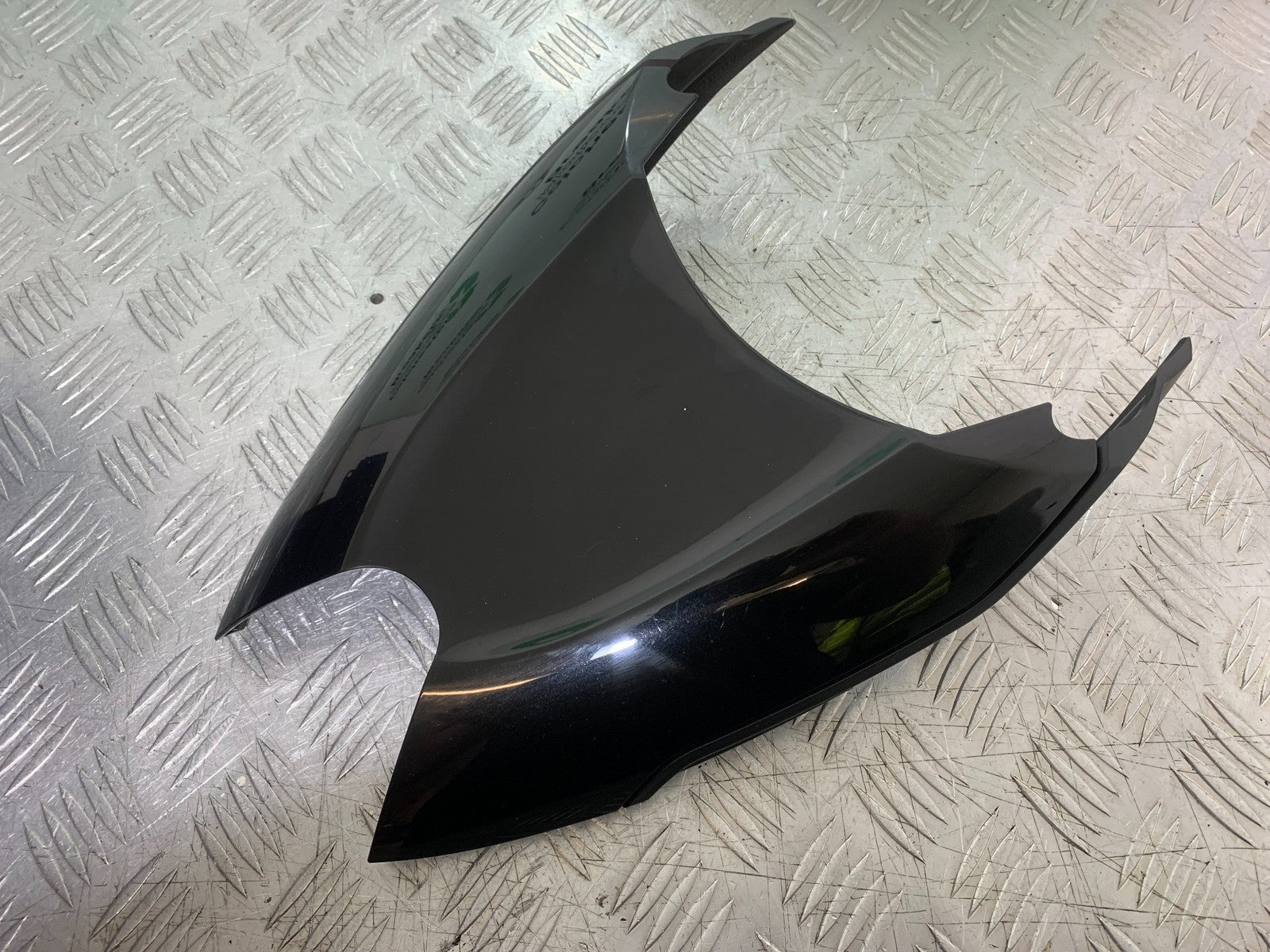 TRIUMPH TRIDENT 660 UNDERTRAY  YEAR 2021-2024 (CMB1295)