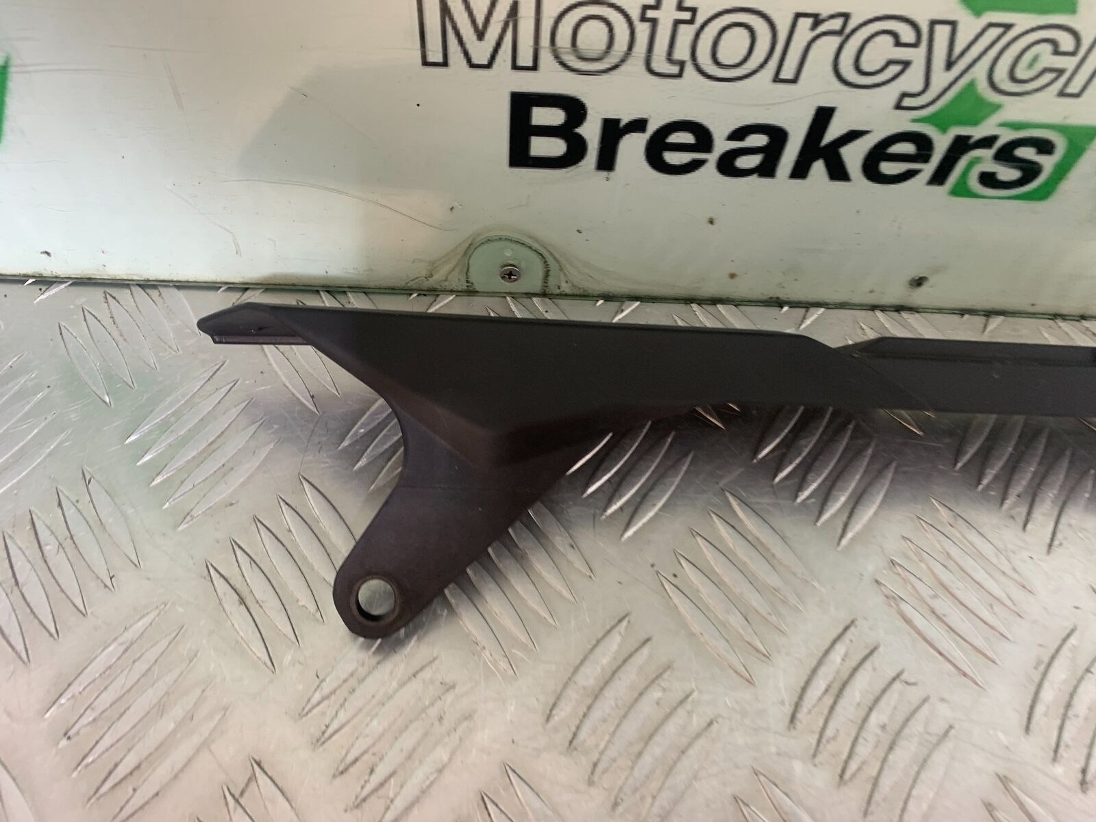 YAMAHA XSR900 XSR 900 CHAIN GUARD  YEAR 2021-2022 (CMB1073)