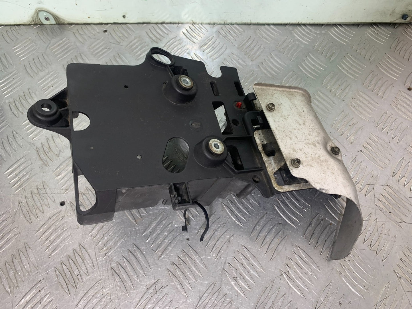 DUCATI 1198 S BATTERY TRAY  YEAR 2009-2011 (CMB1219)