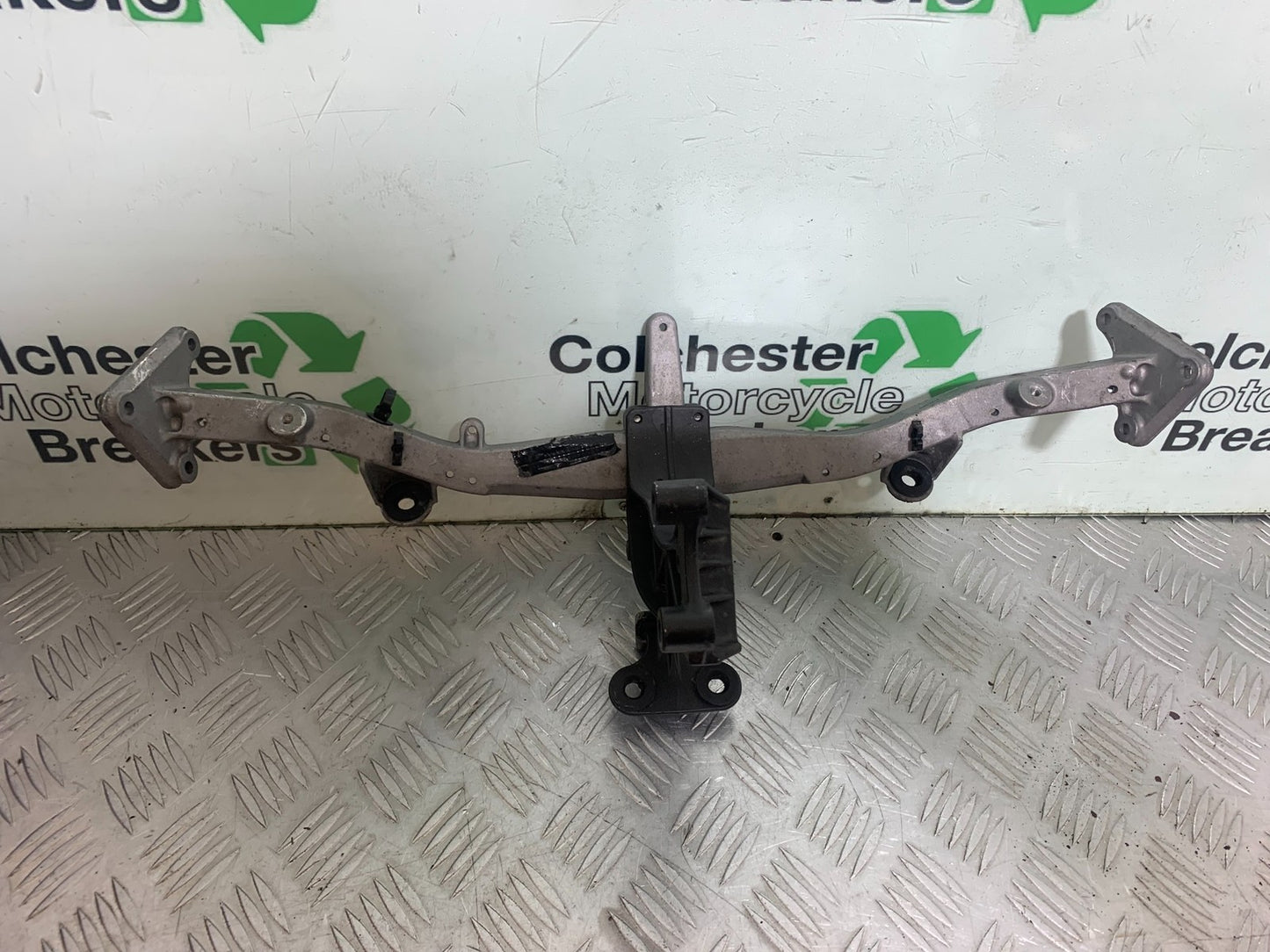 KAWASAKI GTR1400 GTR 1400 FAIRING BRACKET    YEAR 2007-2009 (CMB1174)