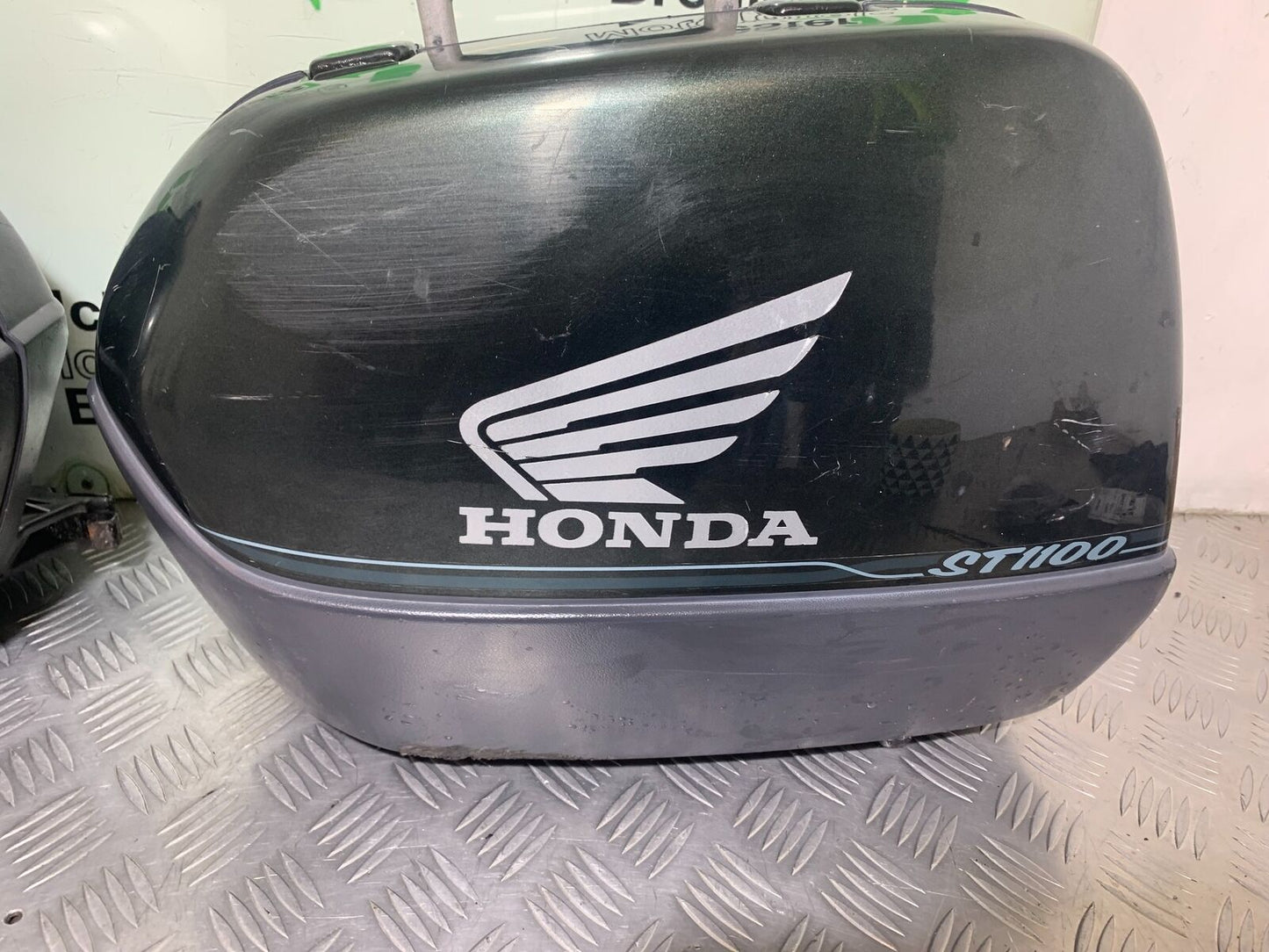 HONDA ST1100  PAN EUROPEAN LEFT AND RIGHT PANNIERS YEAR 1993-2001 (CMB1096)