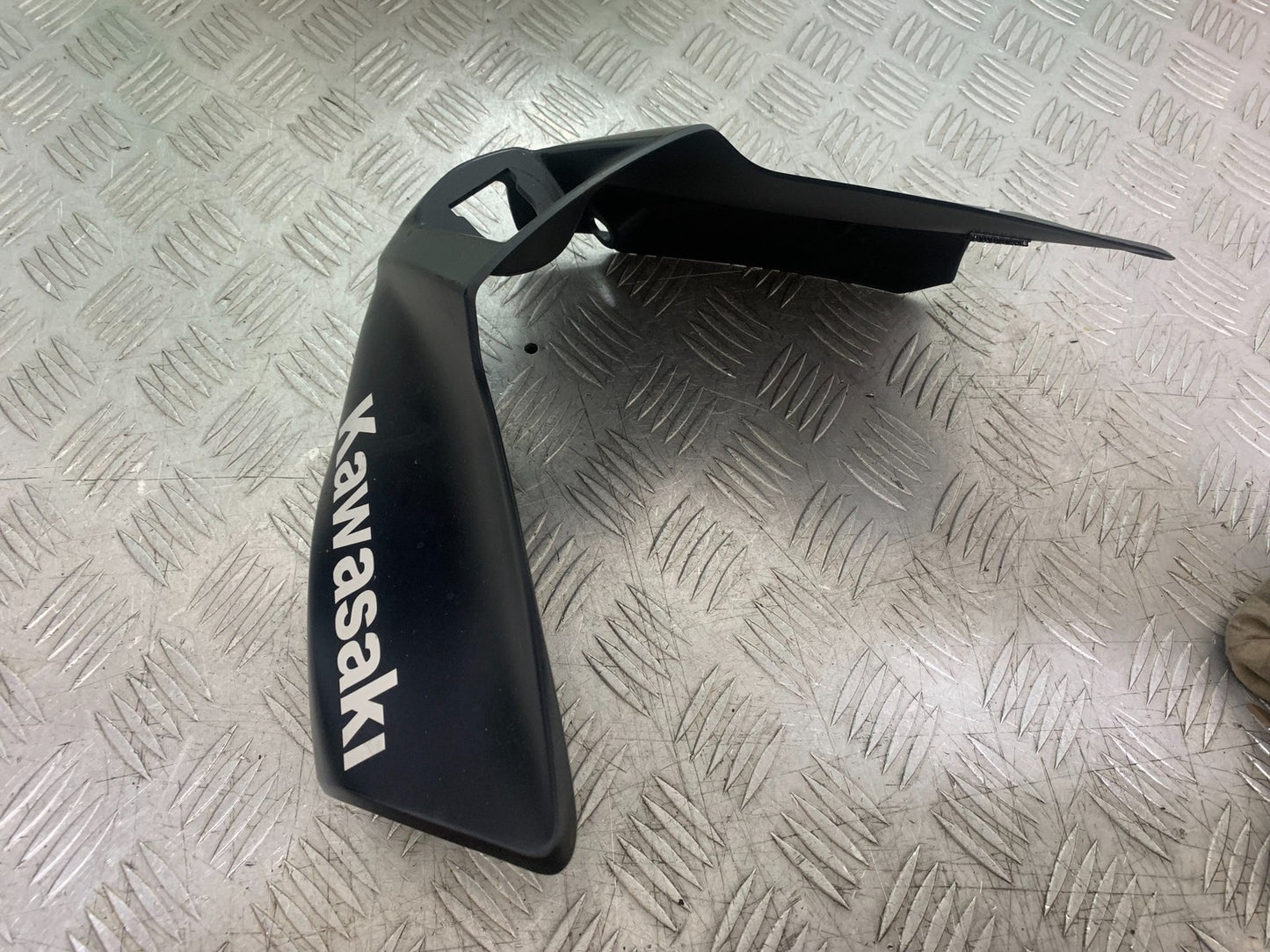 KAWASAKI ER6 N FRONT PETROL TANK COVER YEAR 2012-2017 (CMB1324)