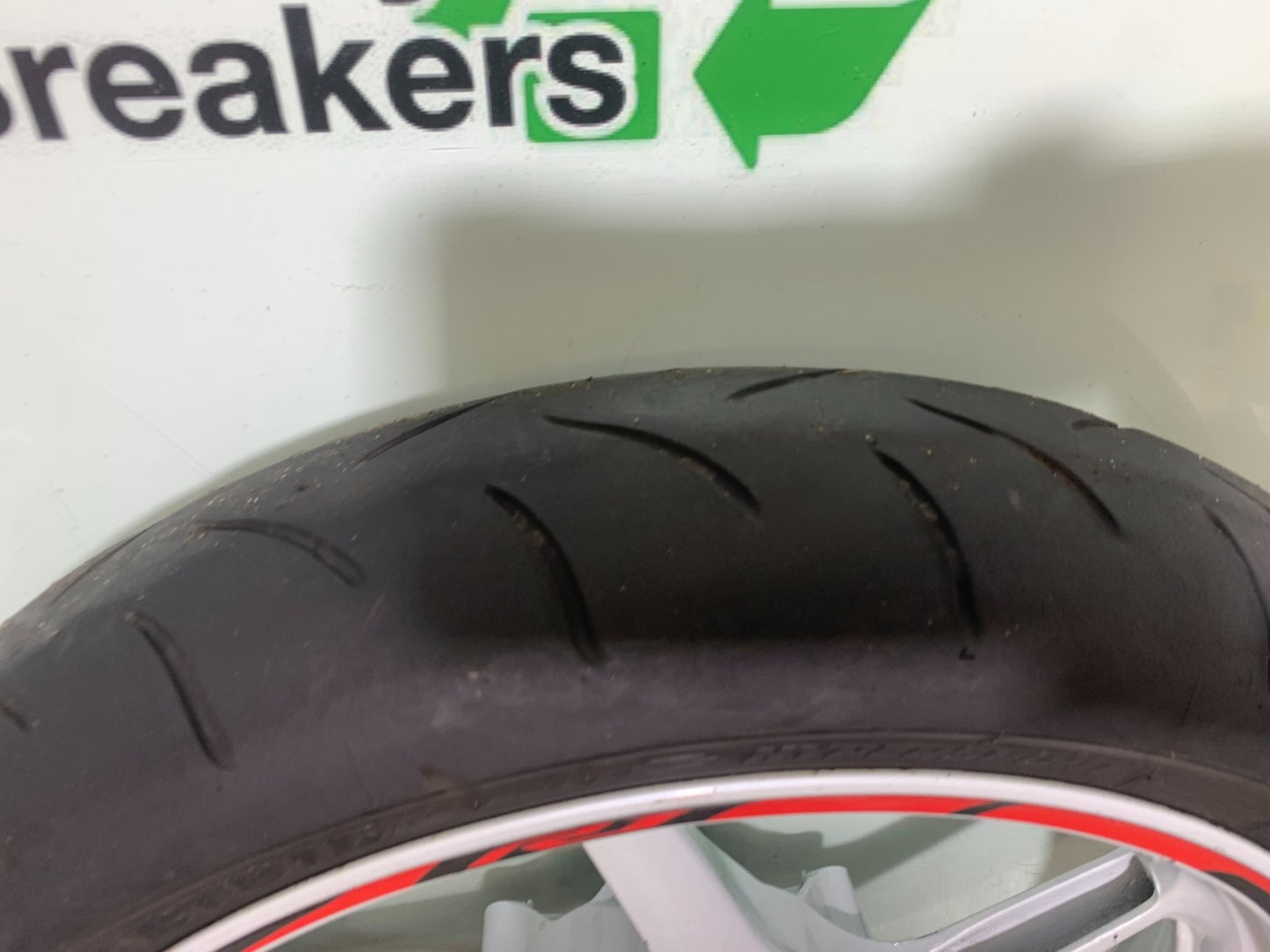 YAMAHA YZF R1 4C8  FRONT WHEEL  YEAR 2007-2008 (CMB1237)