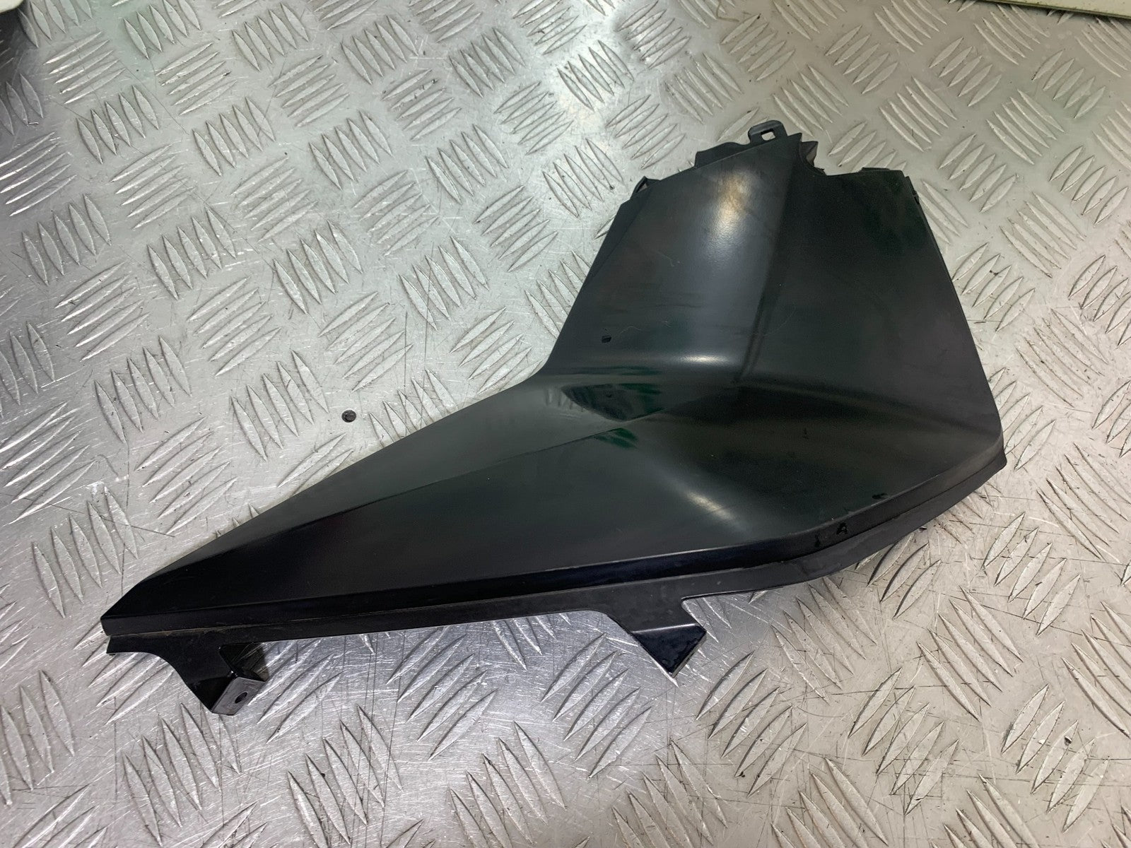 KTM DUKE 125 TANK COWL   YEAR 2012-2016 (CMB1317)