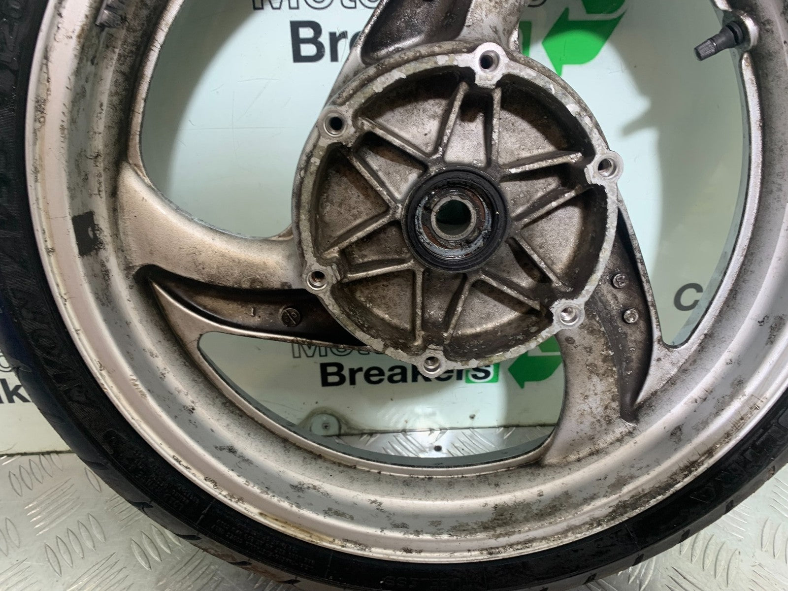 HONDA NT650 V DEAUVILLE FRONT WHEEL  YEAR 1999 (CMB1268)