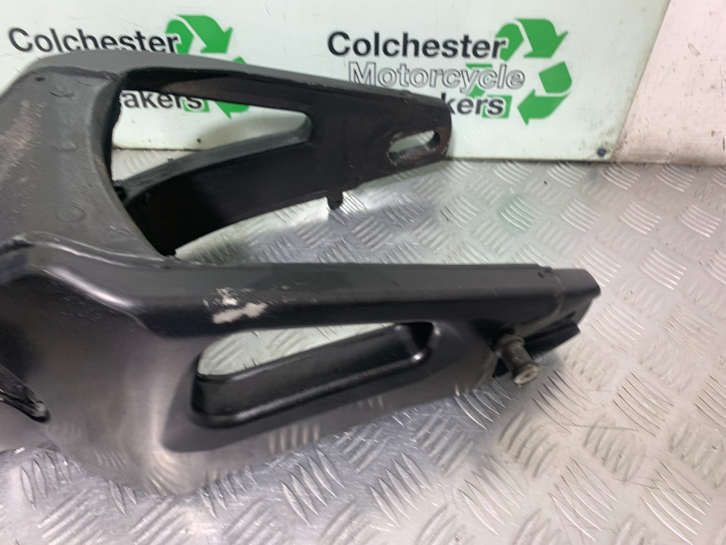 YAMAHA YZF R1 4C8 SWINGARM YEAR 2007-2008 (CMB1237)