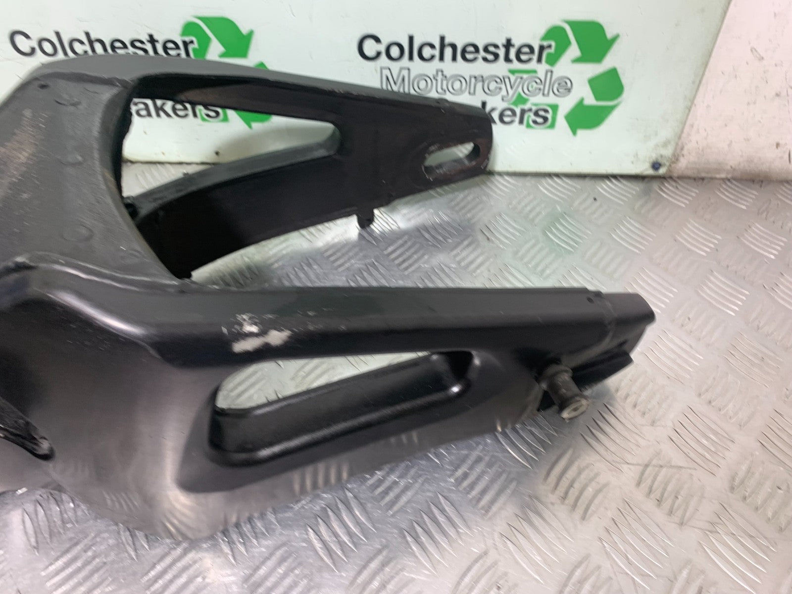 YAMAHA YZF R1 4C8 SWINGARM YEAR 2007-2008 (CMB1237)