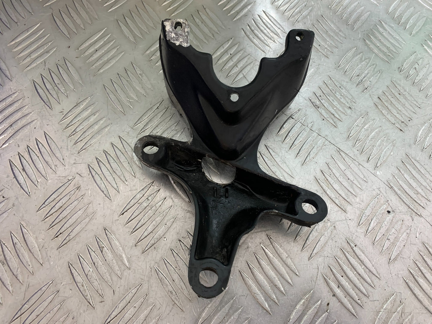 TRIUMPH T509 SPEED TRIPLE FAIRING BRACKET   YEAR 1997-1998 (CMB1144)