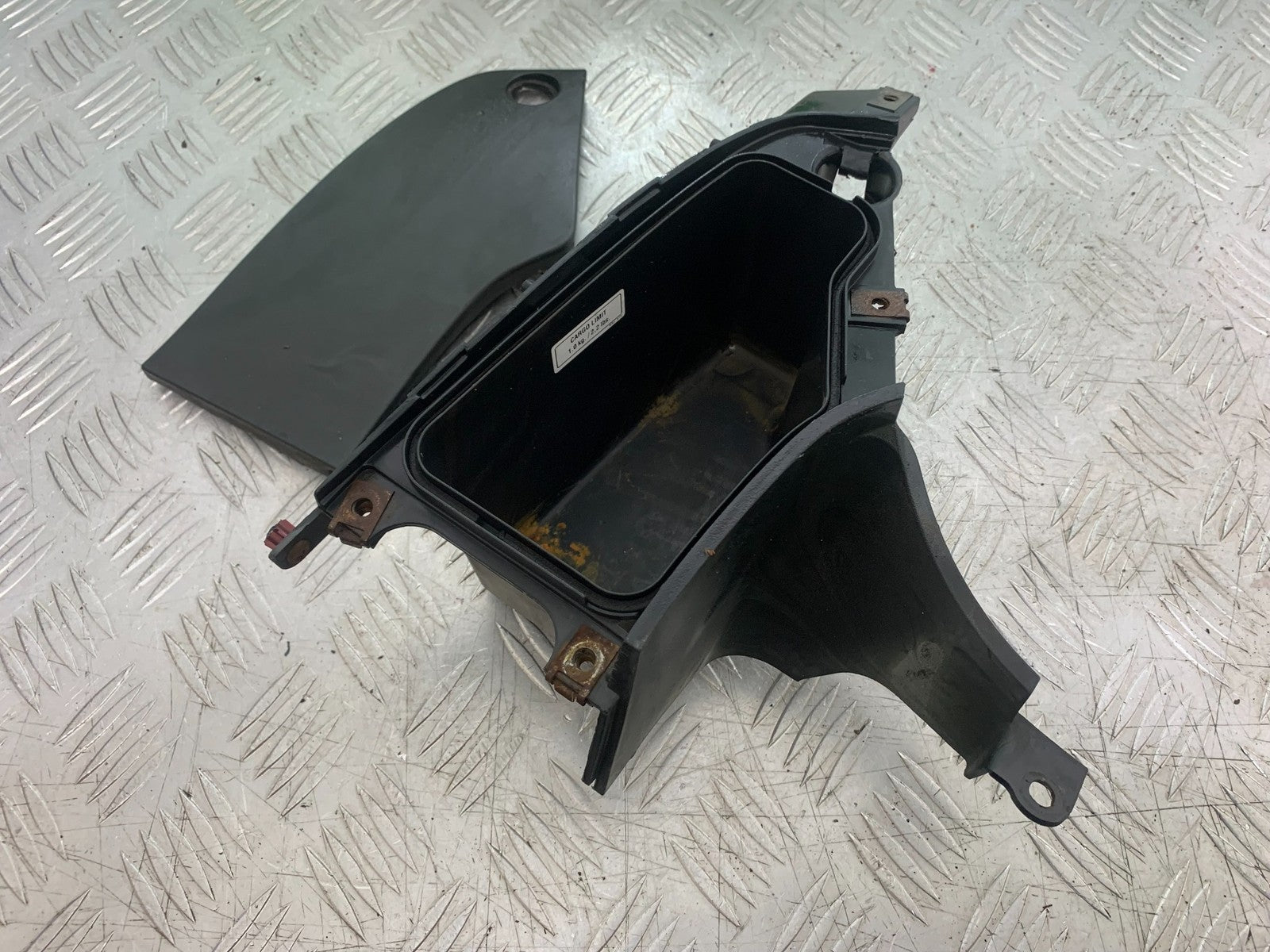 HONDA NT650 V DEAUVILLE LEFT POCKET AND LID  YEAR 1999 (CMB1268)