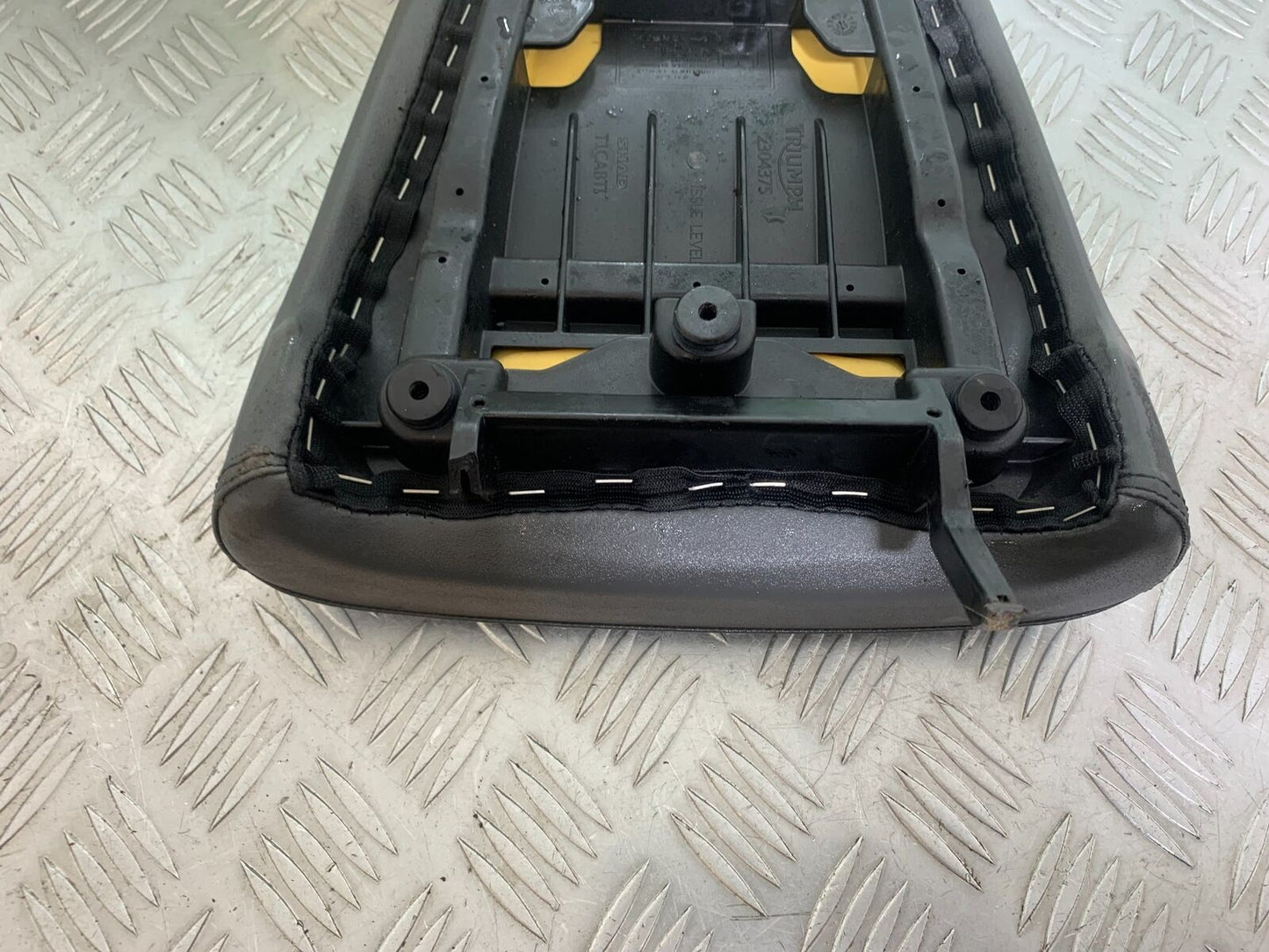 TRIUMPH TIGER 800 REAR SEAT  YEAR 2011-2014 (CMB1113)