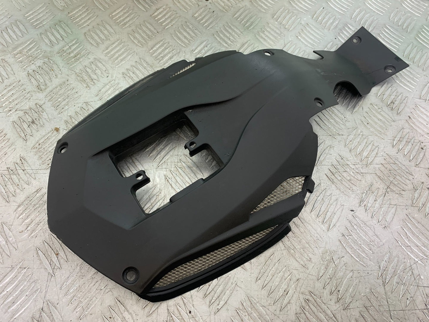MV AGUSTA 800 F3 UNDERTRAY  YEAR 2017-2019 (CMB1227)