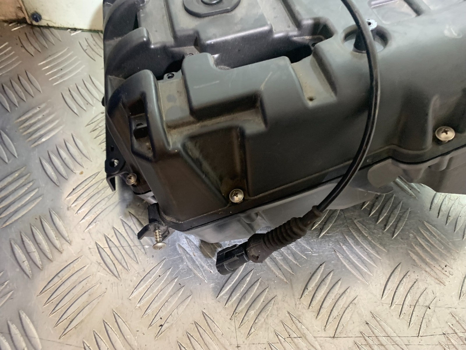 APRILIA RSV4 FACTORY AIRBOX  YEAR 2009-2012 (CMB1224)