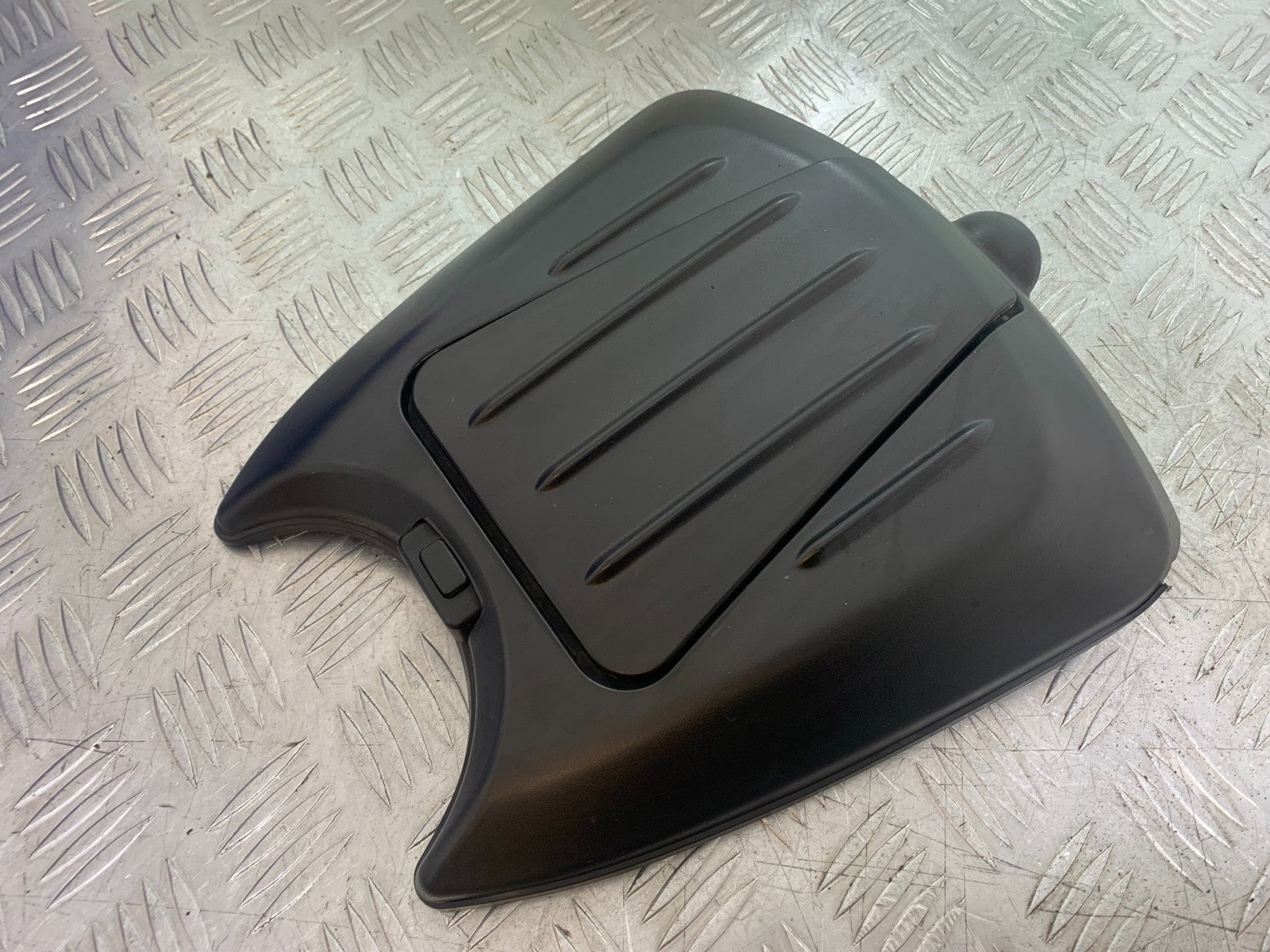 KAWASAKI GTR1400 GTR 1400 PETROL TANK LID  YEAR 2007-2009 (CMB1174)
