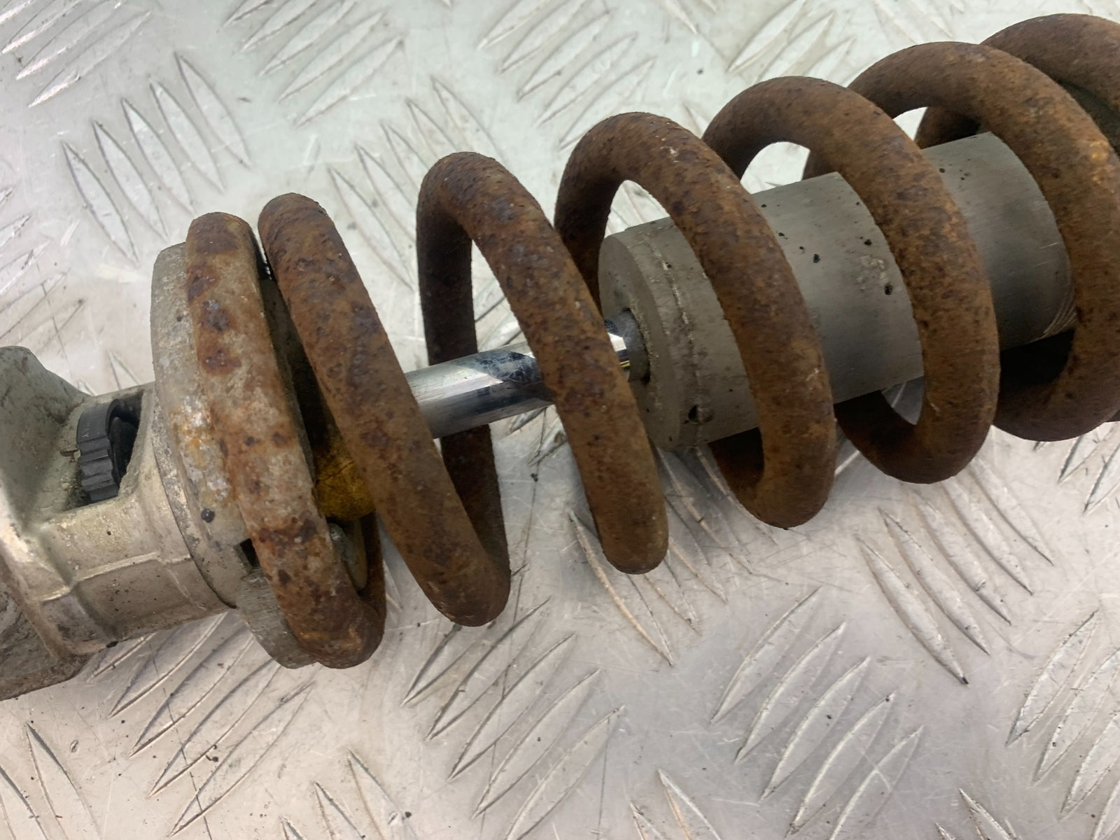KAWASAKI ZZR1100 D REAR SHOCK    YEAR 1993-2001 (CMB1164)
