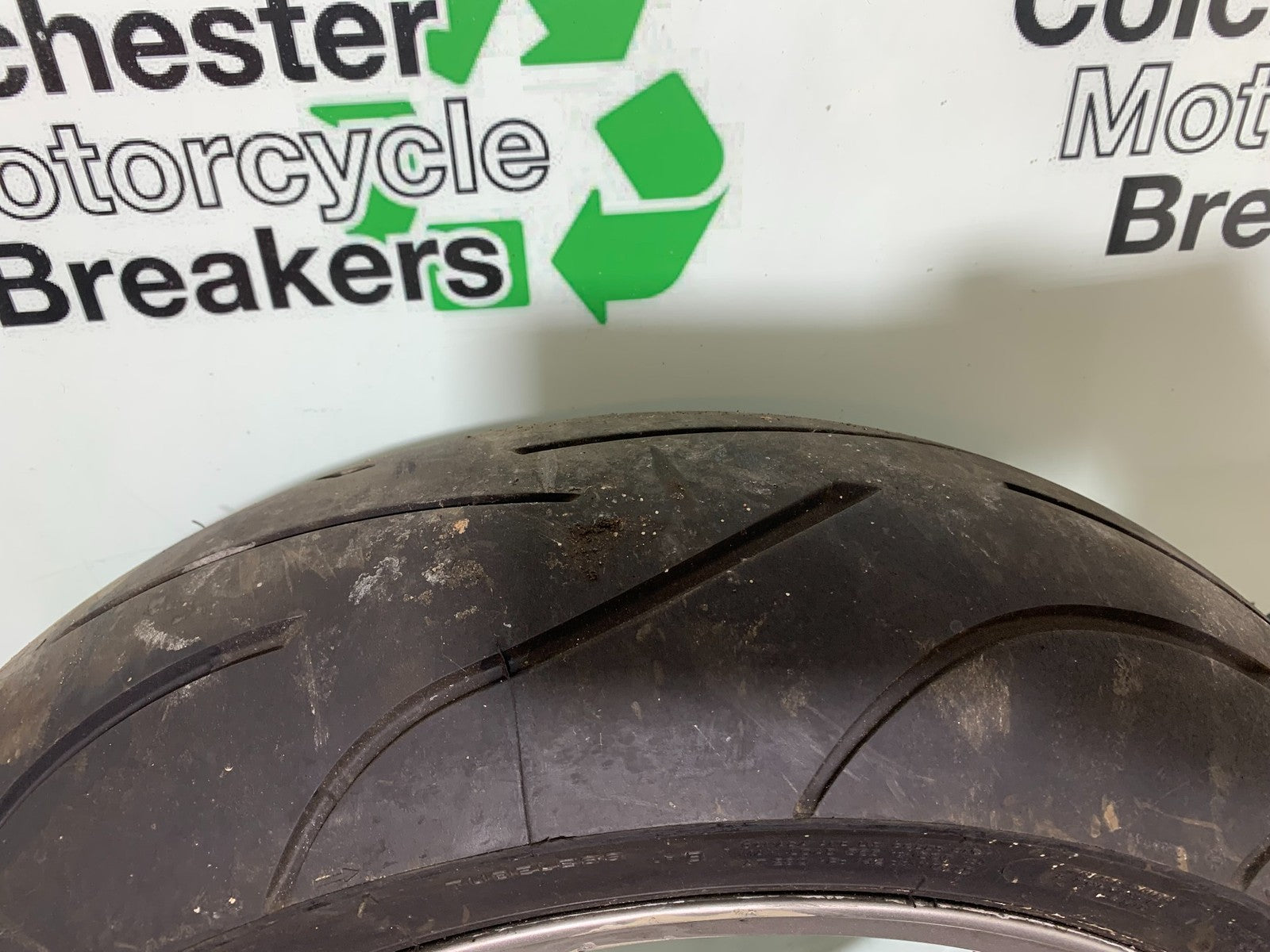 TRIUMPH 955I SPRINT RS REAR WHEEL YEAR 1999-03 (CMB1313)