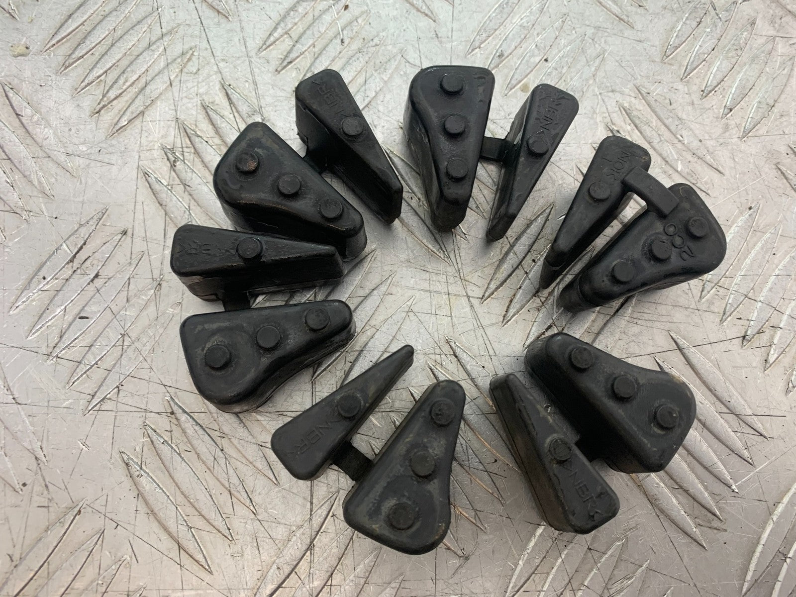 YAMAHA YZF R1 4C8 CUSH DRIVE RUBBERS  YEAR 2007-2008 (CMB1237)