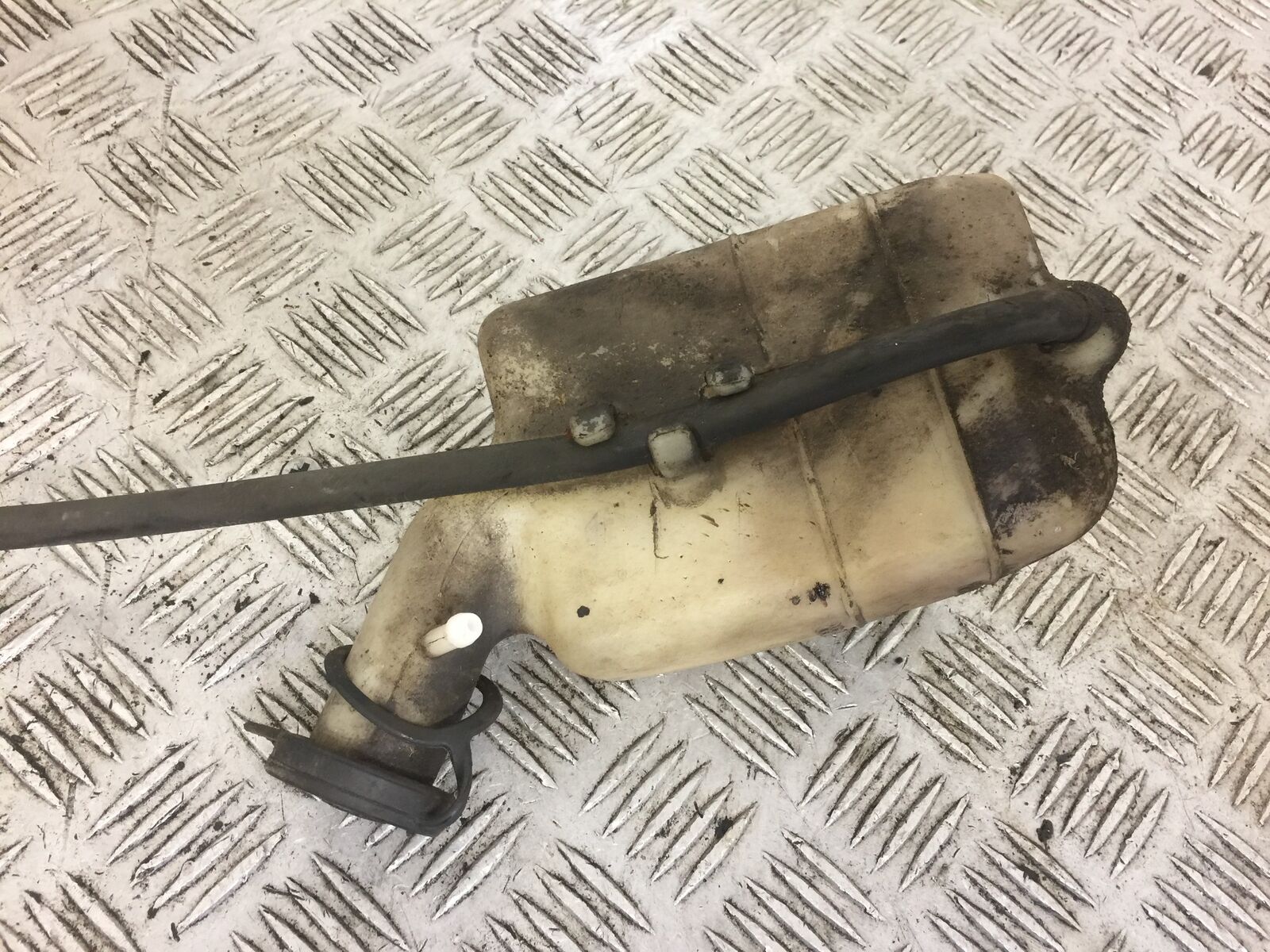 HONDA CBF500 CBF 500 COOLANT BOTTLE  YEAR 2004  (STOCK 585)