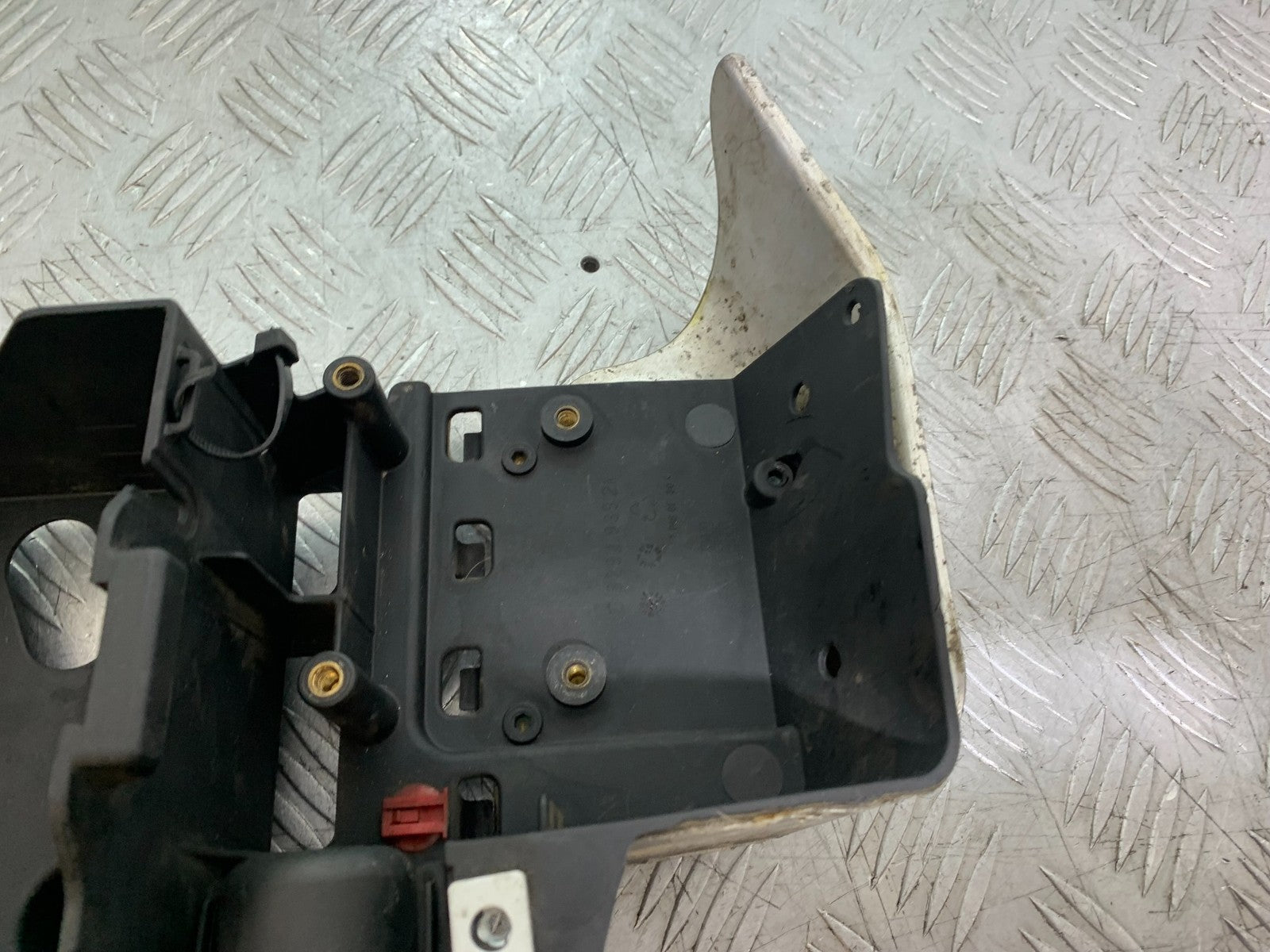 DUCATI 848 BATTERY TRAY  YEAR 2008-2010 (CMB1323)