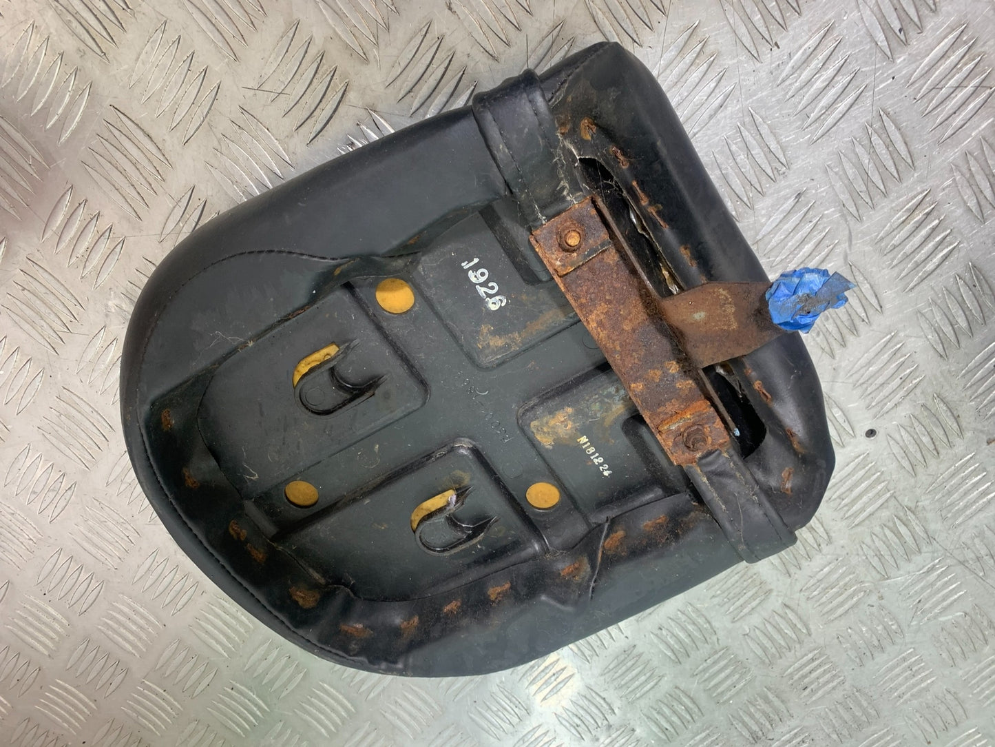 KAWASAKI VN1500 CLASSIC REAR SEAT   YEAR 1999 -2006 (CMB1166)