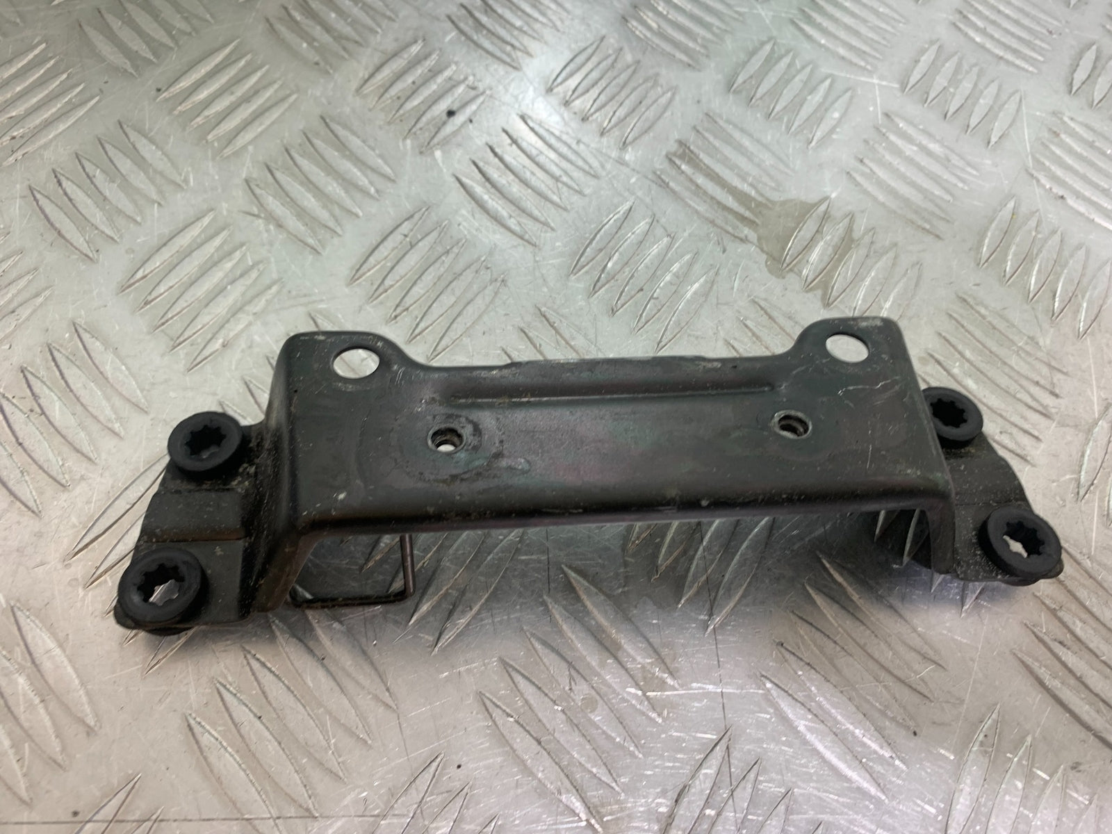 SUZUKI GSF1200  GSF 1200 BANDIT PETROL TANK BRACKET  YEAR 1997-2000 (CMB1149)