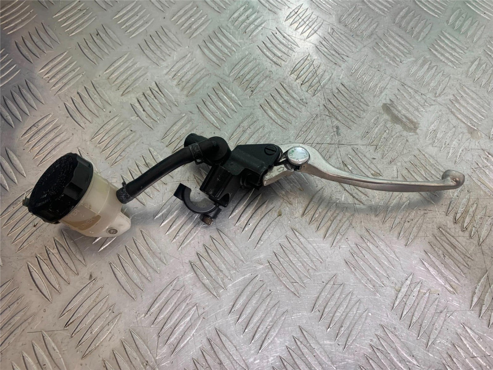 KAWASAKI ZX9R ZX9 E1 FRONT BRAKE MASTER CYLINDER  YEAR 2000-01 (CMB1171)