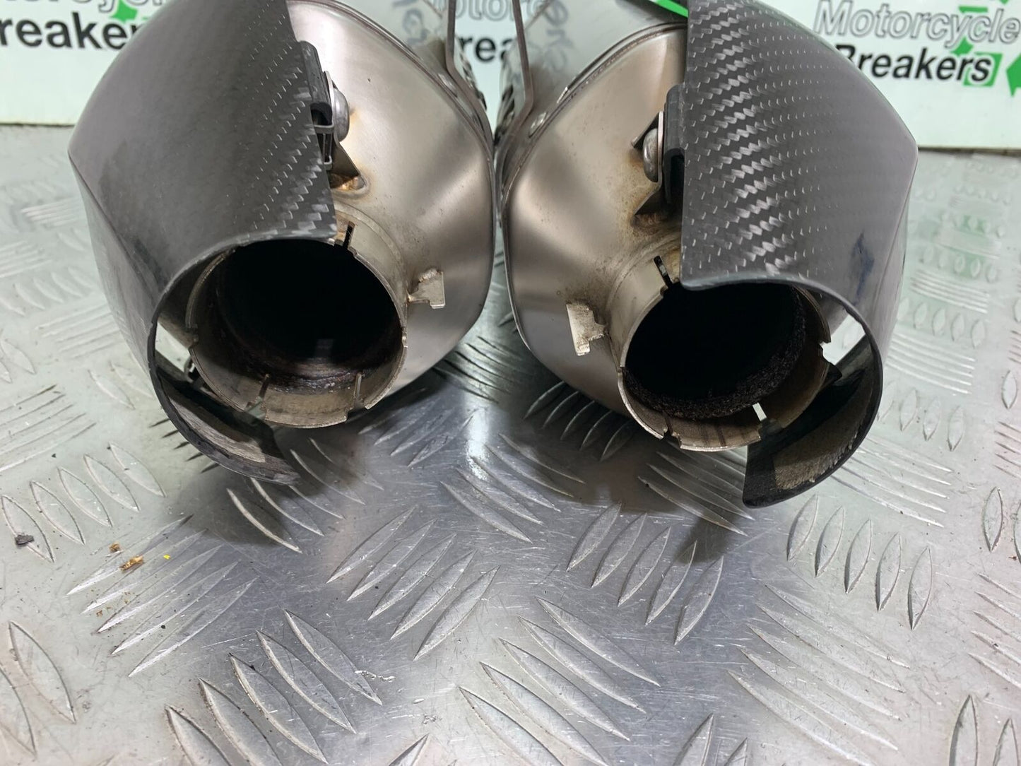 TRIUMPH 1050 SPEED TRIPLE RS ARROW SILENCERS YEAR 2018-2020 (CMB1029)