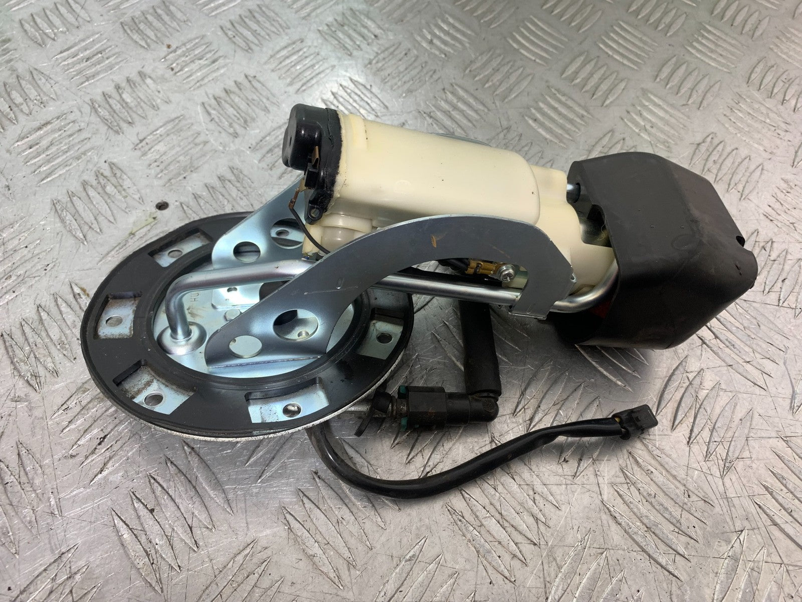 HONDA CBF600 CBF 600 PETROL PUMP  YEAR 2004-07  (CMB1305)