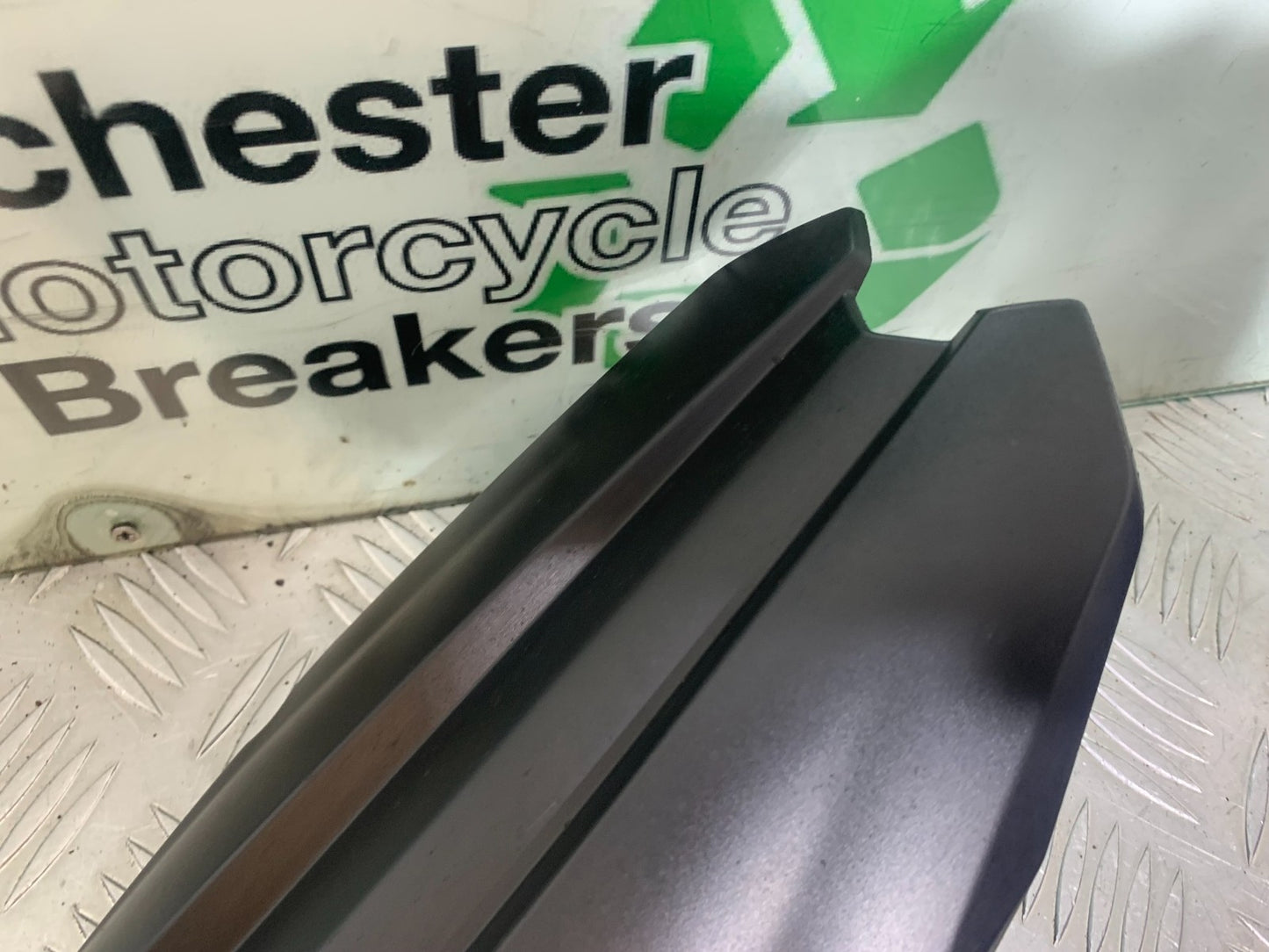 TRIUMPH 675 STREET TRIPLE HUGGER  2013-2016 (CMB1186)