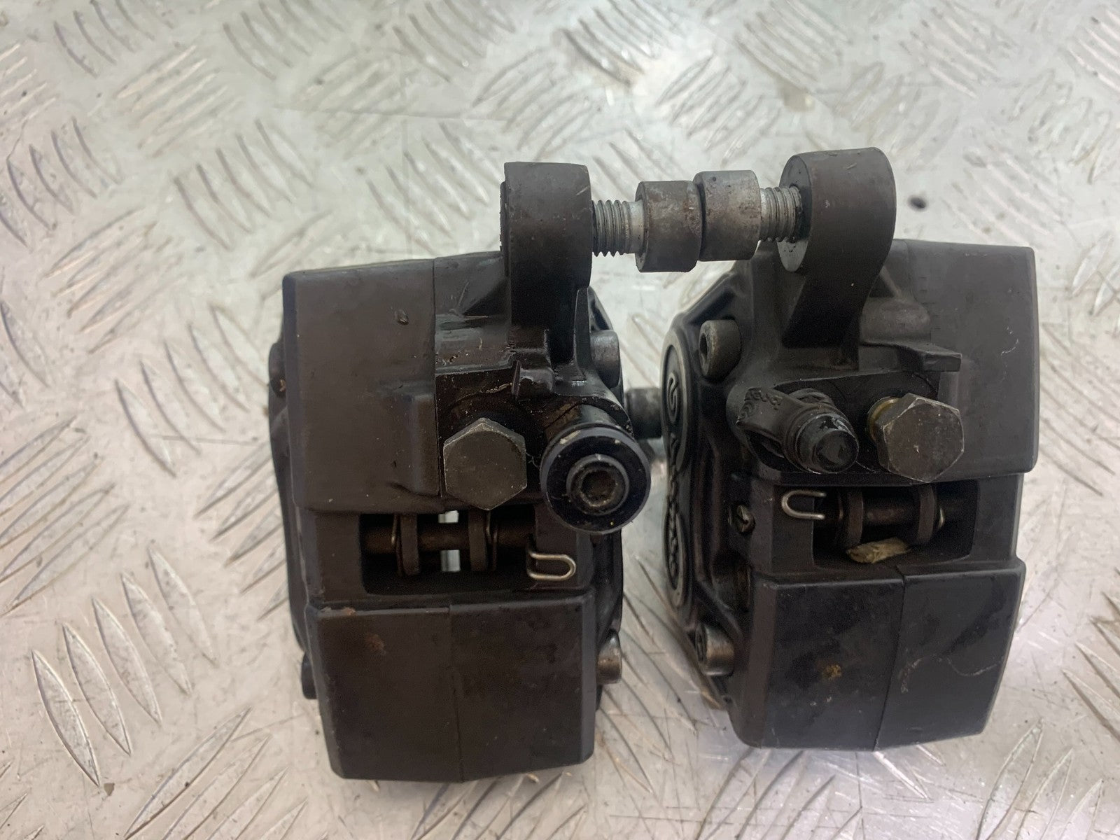 BMW R850 R R850R FRONT BRAKE CALIPERS   YEAR 1994-2002 (CMB1170)