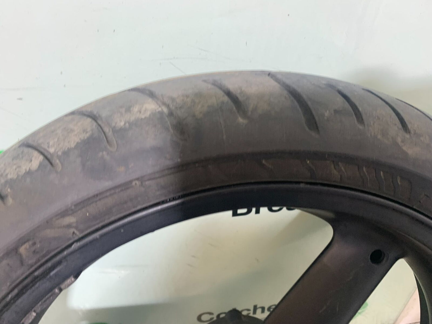 TRIUMPH 955i SPRINT ST FRONT WHEEL  YEAR 1999-2004 (CMB1124)